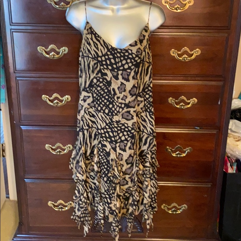 100%silk White House / Black Market dress. Size 6